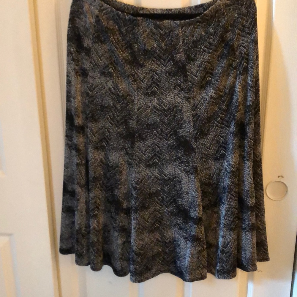 Chicos Travelers  tunic  top & matching skirt - Picture 4 of 4